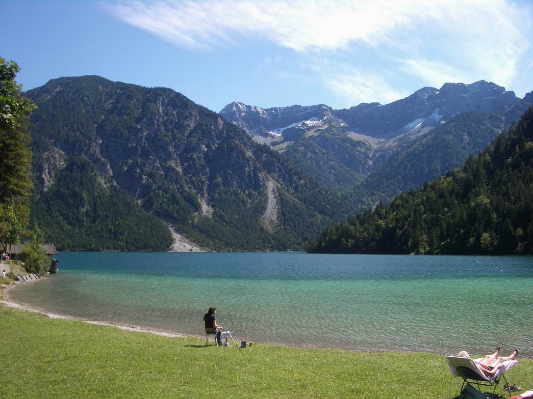 На озерах австрии. Озеро планзее в Австрии. Озеро Plansee Австрия. Австрия. Озеро Гепатч.. Теплые озера Австрии.